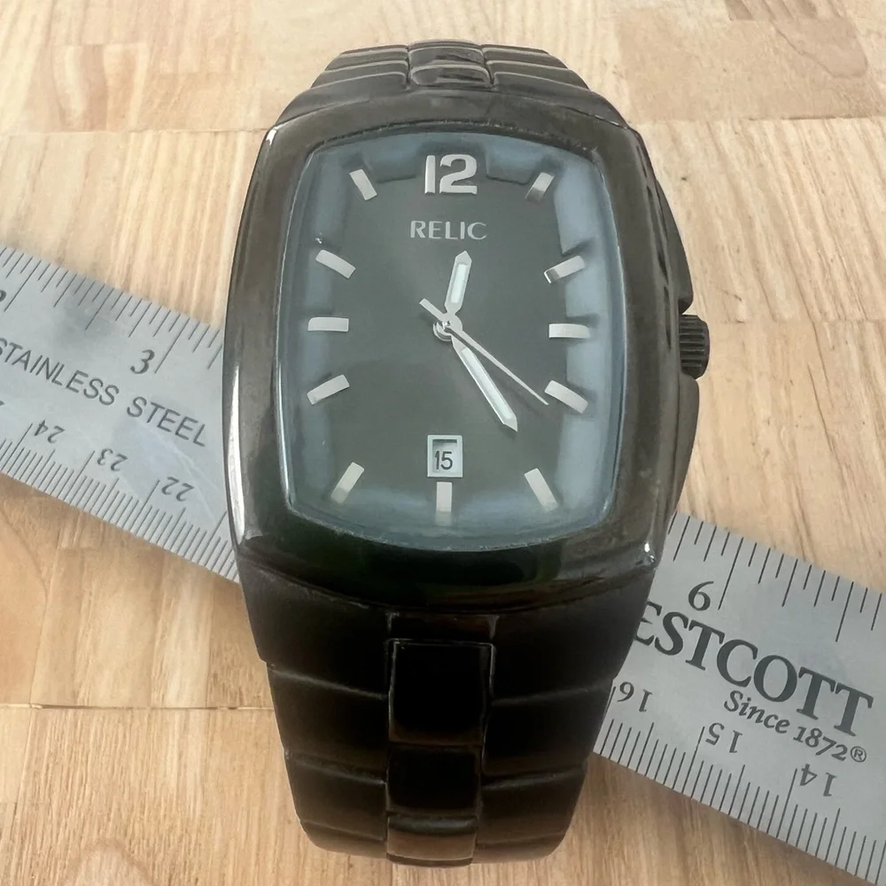 Relic mens rectangular black watch NEW BATTERY